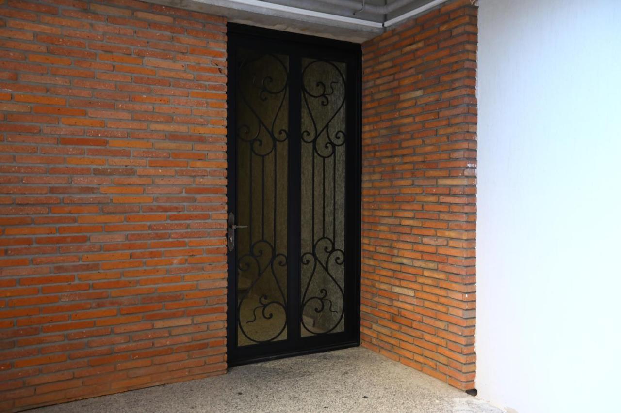 Brick House II Apartamento Tbilisi Exterior foto